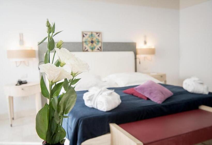 סוויטת ג'וניור, Is Arenas Resort