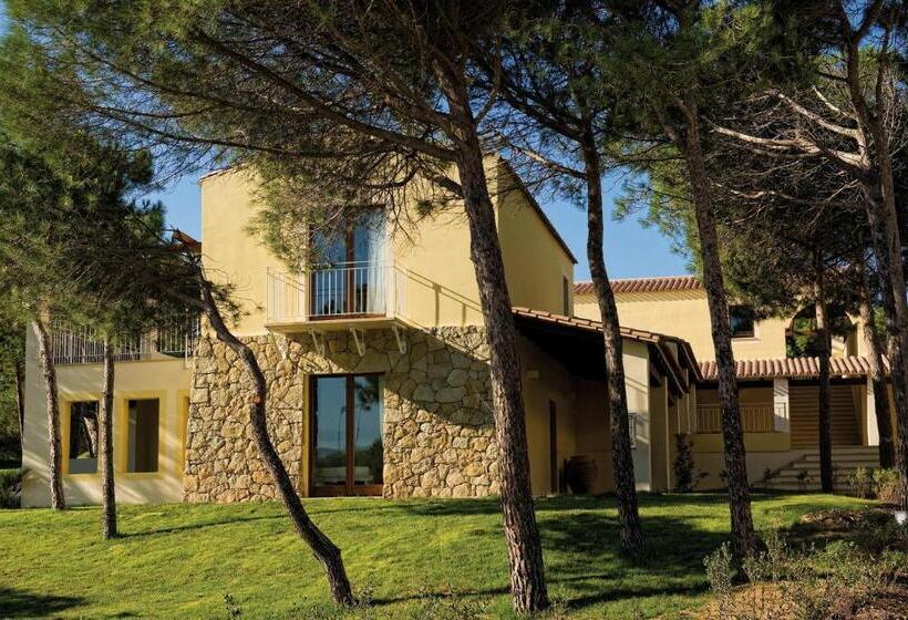 דירת חדר, Is Arenas Resort