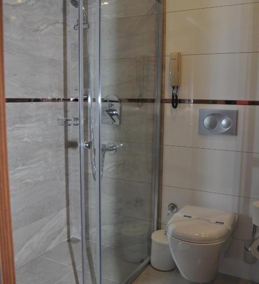 اتاق استاندارد سه نفره, Kleopatra Micador Otel