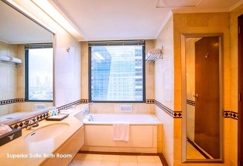 スイート, Menara Peninsula