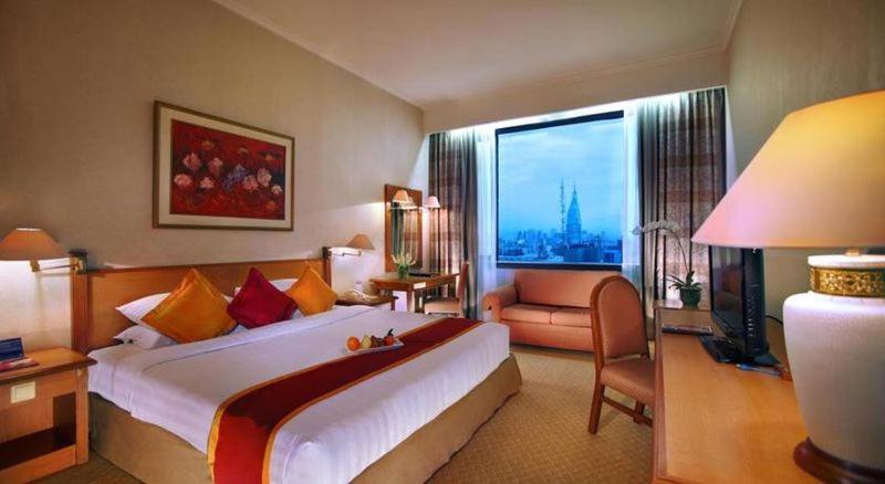 スタンダードルーム, Menara Peninsula