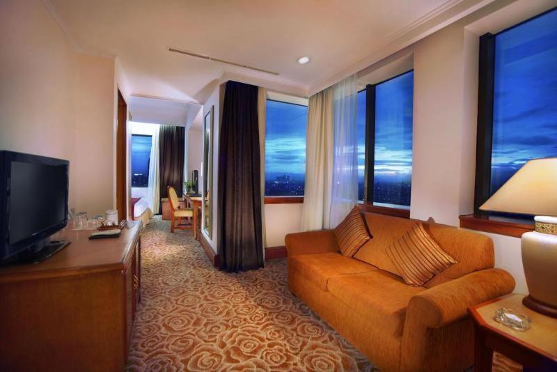 スタンダードルーム, Menara Peninsula