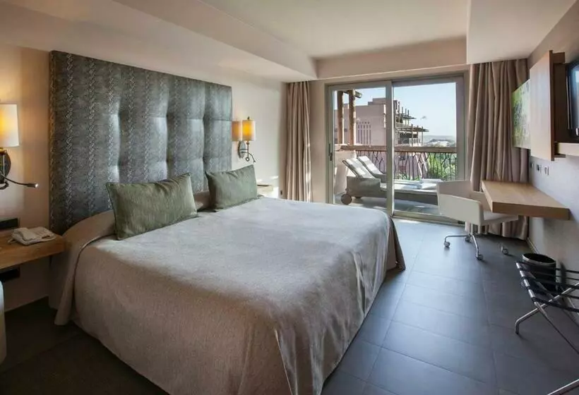 سوییت جونیور, Lopesan Baobab Resort