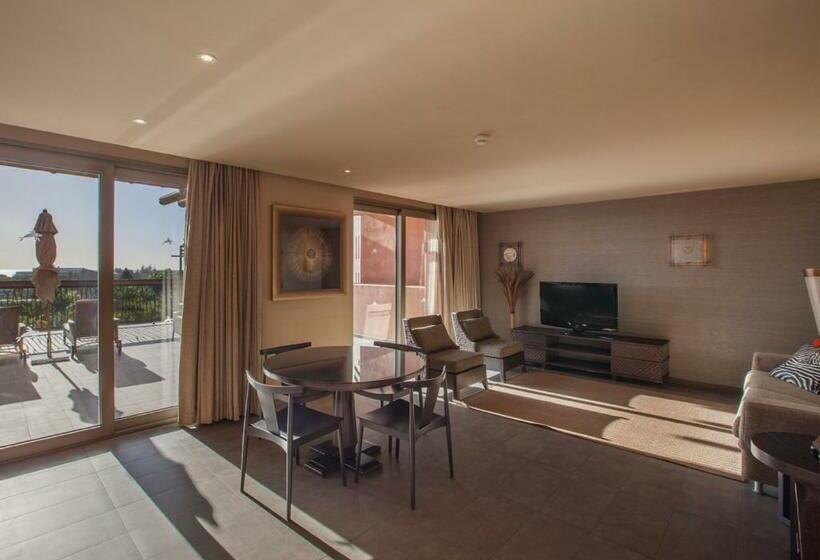 جناح سينيور, Lopesan Baobab Resort