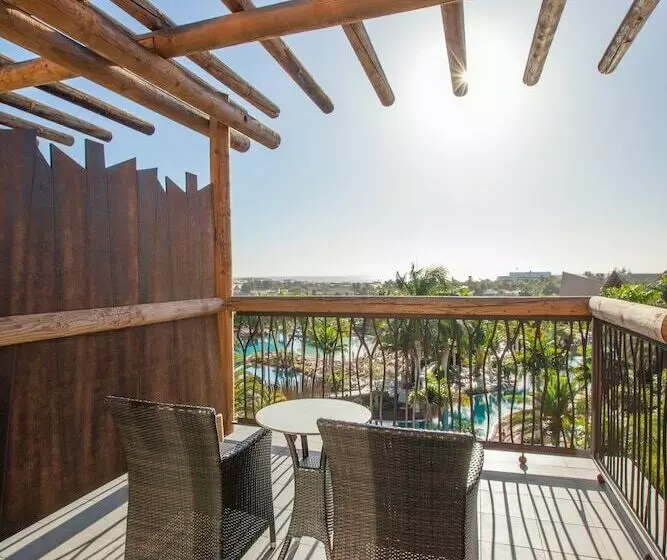 سوئیت سینیور, Lopesan Baobab Resort