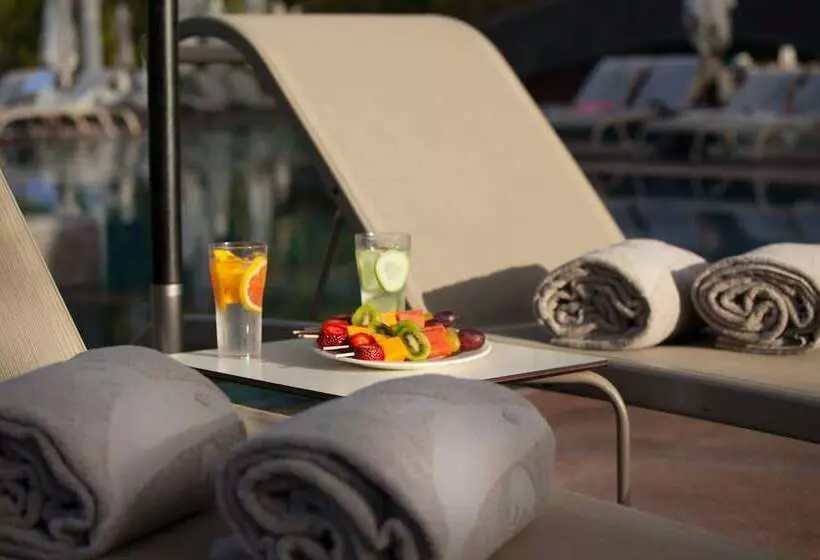 سوئیت سینیور, Lopesan Baobab Resort