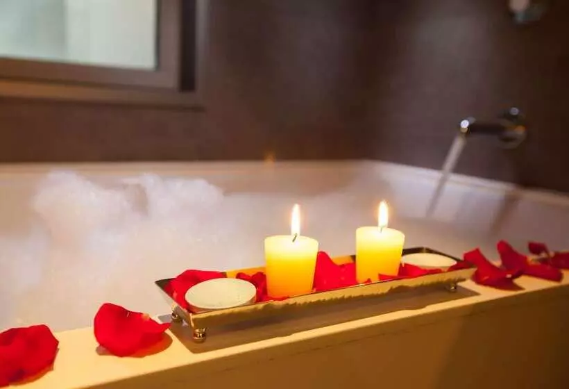 سوییت جونیور, Lopesan Baobab Resort