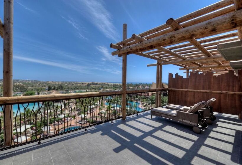 جناح جونيور, Lopesan Baobab Resort