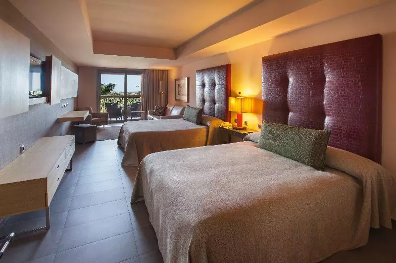 اتاق خانوادگی, Lopesan Baobab Resort