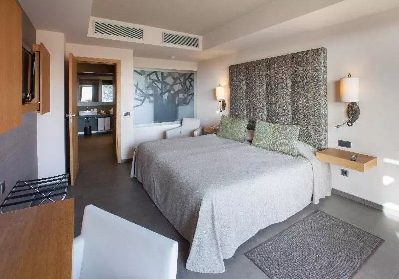 سوییت جونیور, Lopesan Baobab Resort