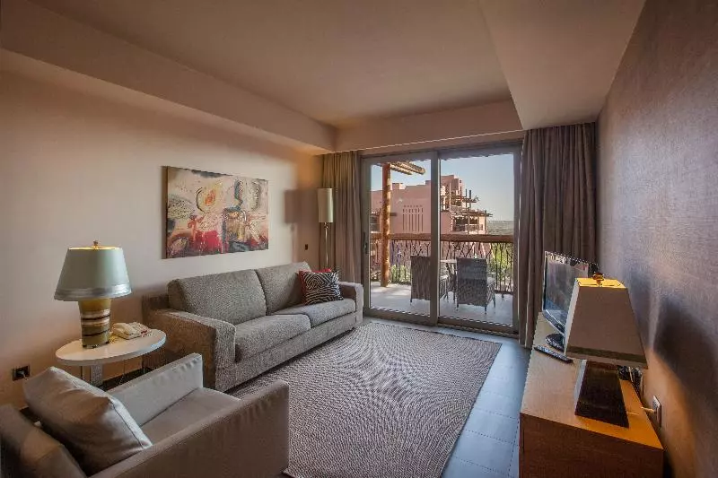 سوییت جونیور, Lopesan Baobab Resort