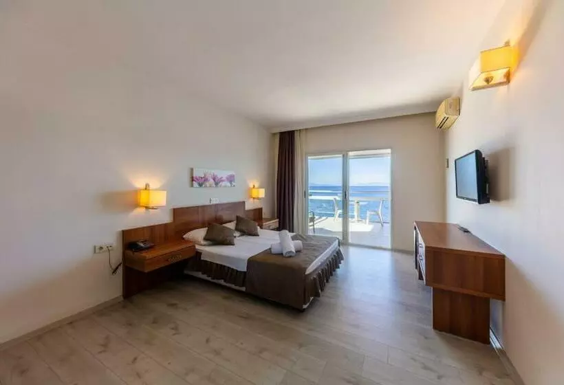 اتاق سوپریور با چشمانداز دریا, Melis Otel