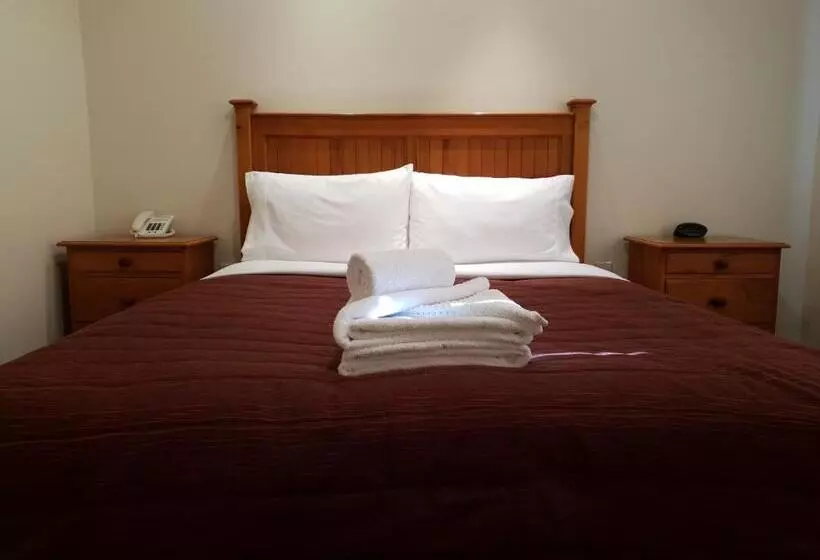 آپارتمان 2 خوابه, Rosewood Court Motel