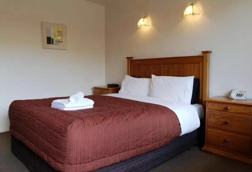 آپارتمان 2 خوابه, Rosewood Court Motel