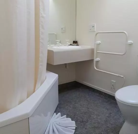 استودیوی استاندارد, Rosewood Court Motel
