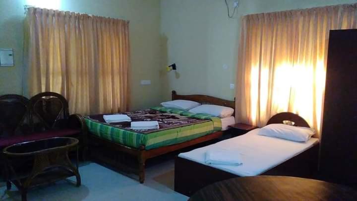 اتاق لوکس, Karthika Plaza Resort Pvt Ltd