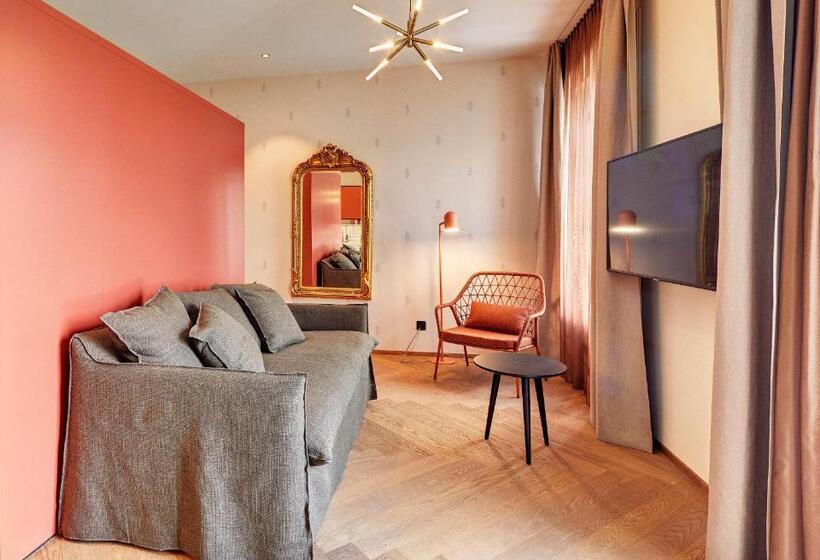 Suite with lake view, Restaurant Seehof