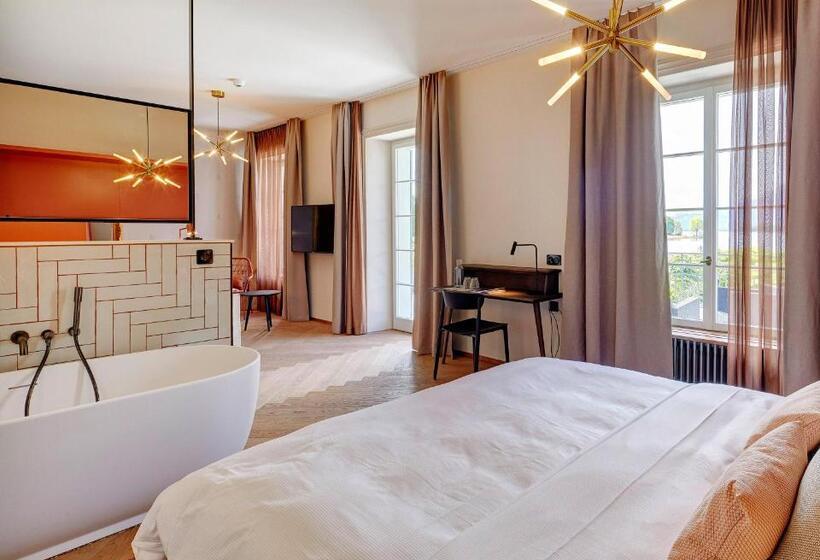 Suite with lake view, Restaurant Seehof