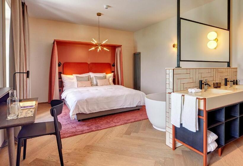 Suite with lake view, Restaurant Seehof