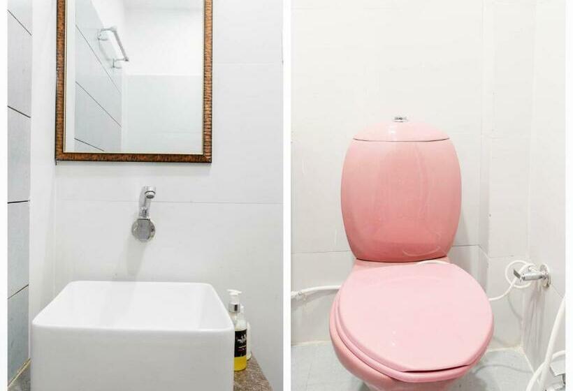 豪华三人间, Collection O Hotel Day & Night