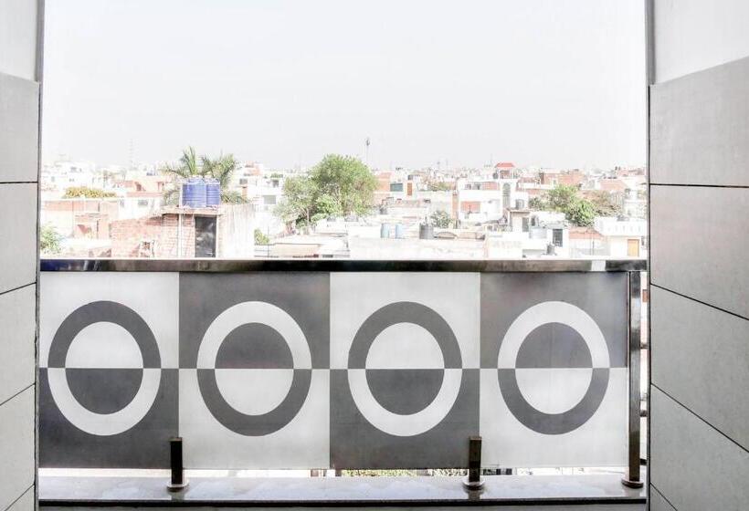 带景观的三人标准房间, Collection O Hotel Day & Night