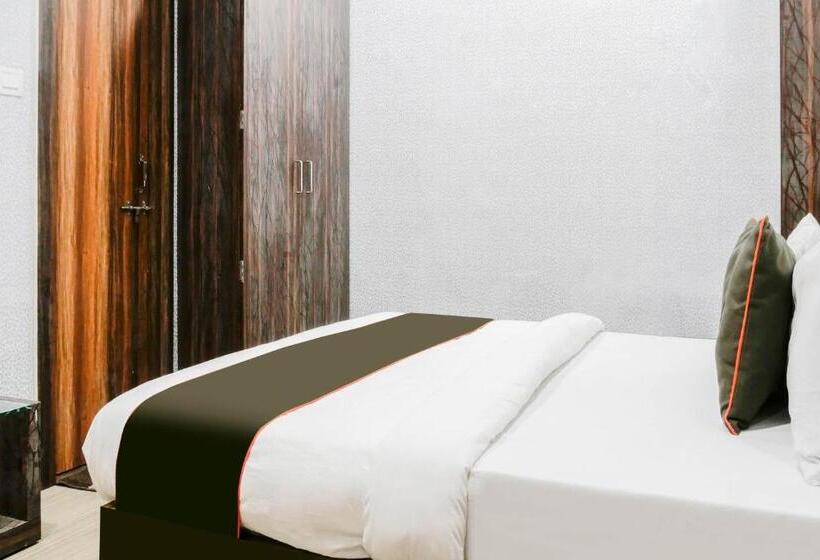 带景观的三人标准房间, Collection O Hotel Day & Night