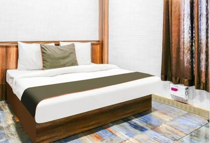 デラックストリプルルーム, Super Collection O Hotel Day & Night