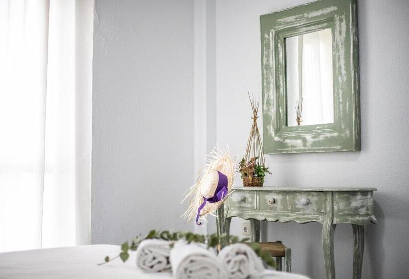 Четырехместный Номер Классик, Marhava