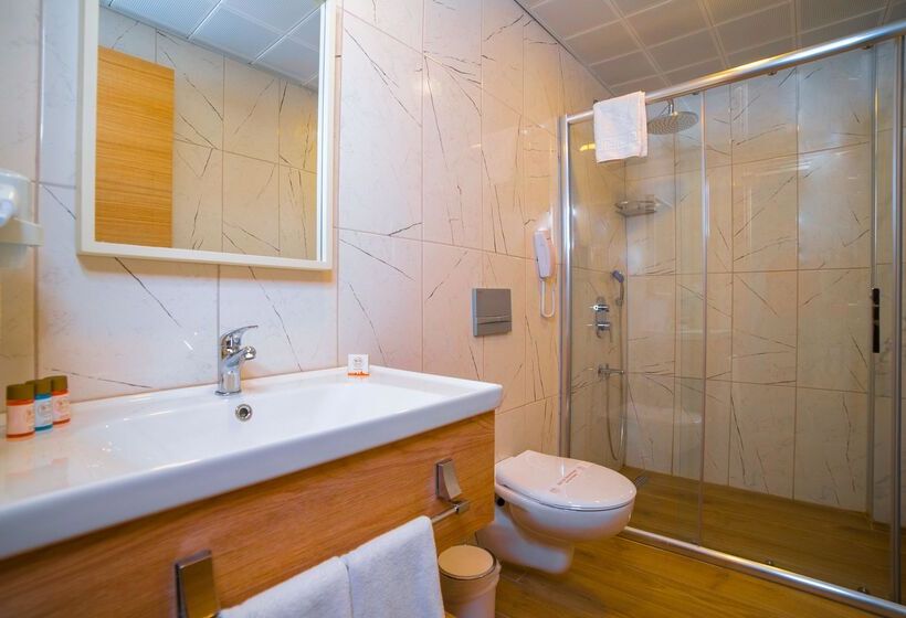 اتاق لوکس سه تخته, Old Town Point Hotel & Spa Antalya