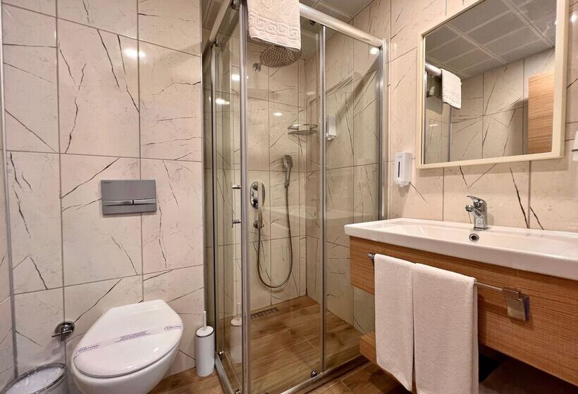 اتاق لوکس سه تخته, Old Town Point Hotel & Spa Antalya