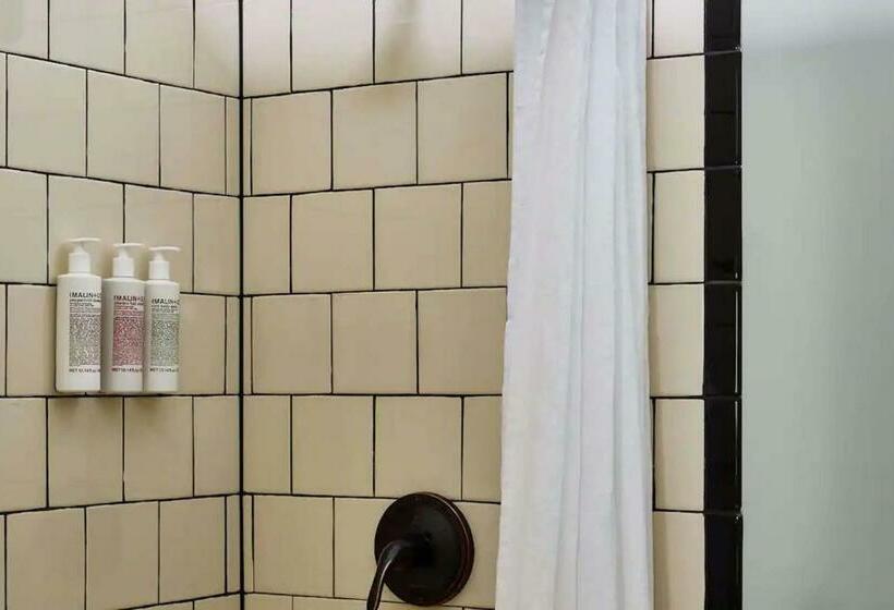 标准间, Callicoon Hills