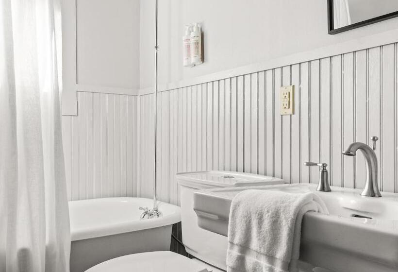 标准间, Callicoon Hills