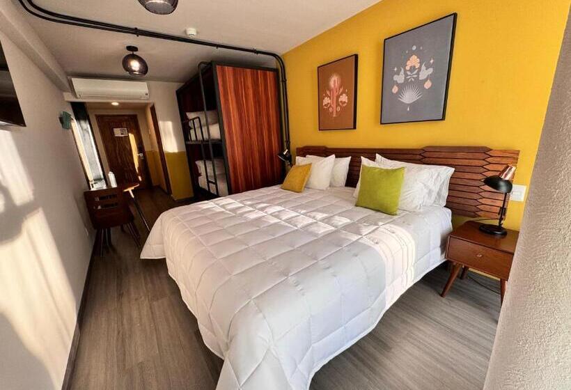 Quarto Familiar Superior, Olá Chapultepec
