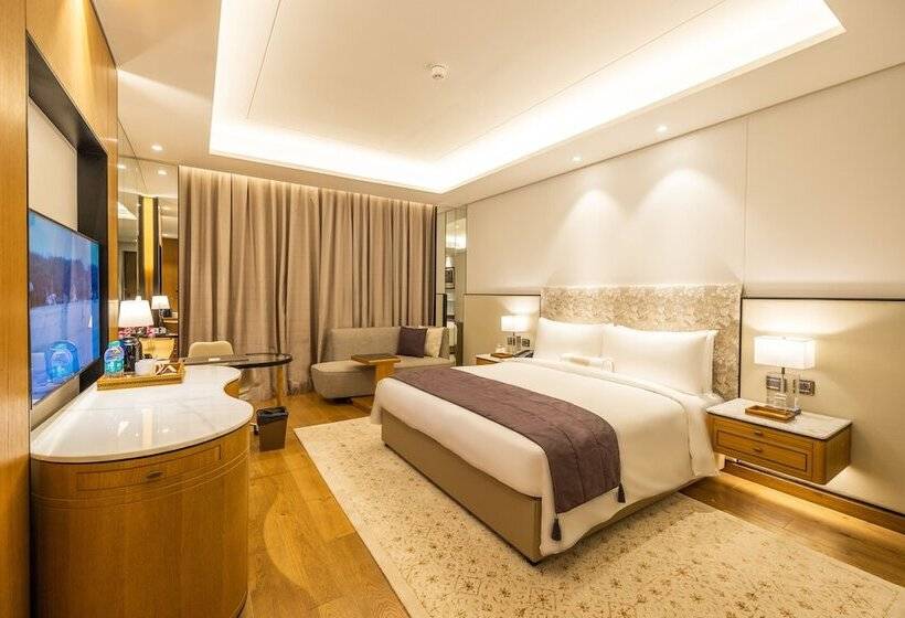 프리미엄 룸, The Leela Bhartiya City Bengaluru