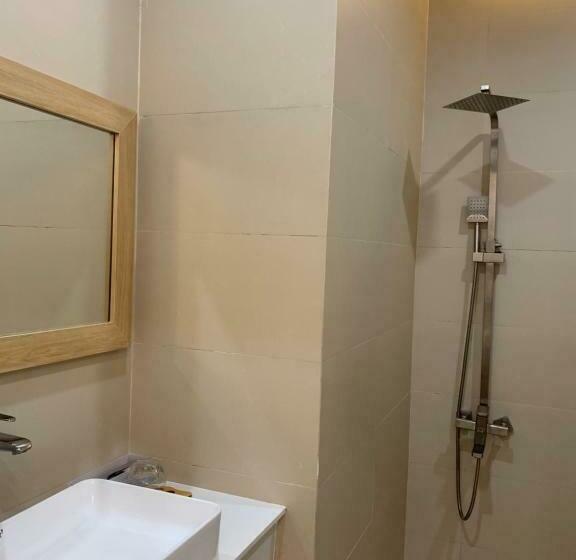 اتاق استاندارد چهارنفره با بالکن, Vision