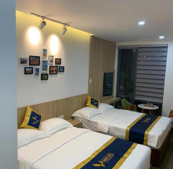 اتاق استاندارد چهارنفره با بالکن, Vision