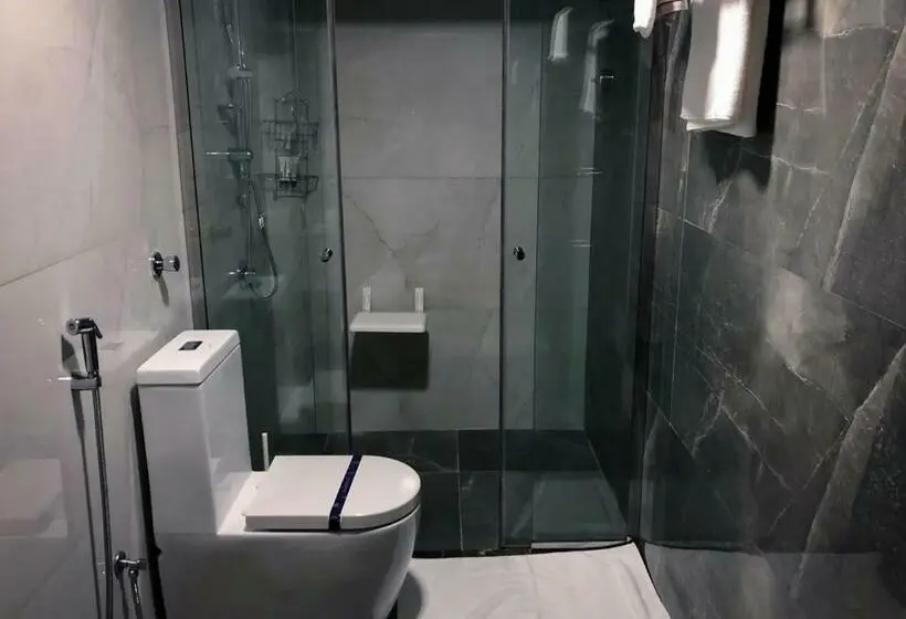 キングサイズベッドのデラックススイート, Towers Hotel Alqassim