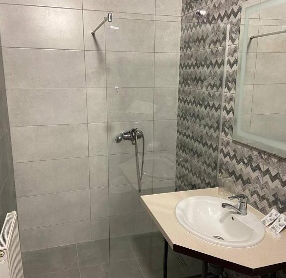 Standardzimmer, шепіт карпат