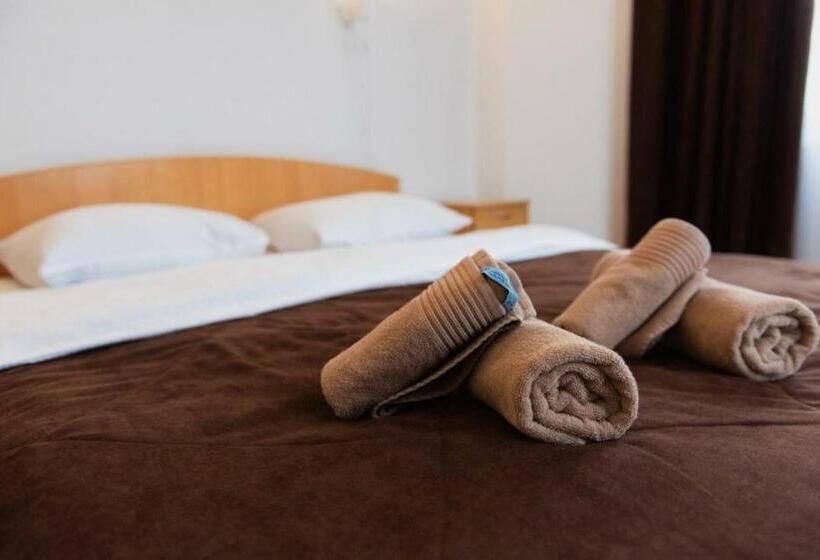 Standardzimmer, шепіт карпат