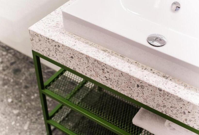 غرفة عائلية, Kitchen59