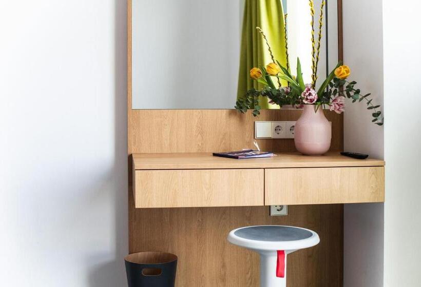 غرفة عائلية, Kitchen59