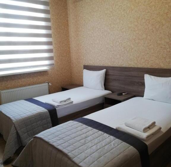 اتاق لوکس, Prometey