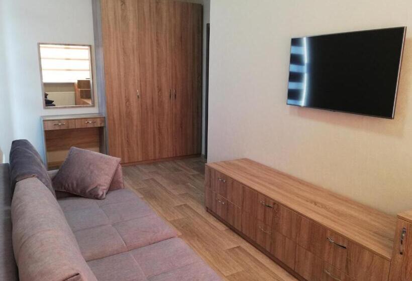 سوییت لوکس, Prometey