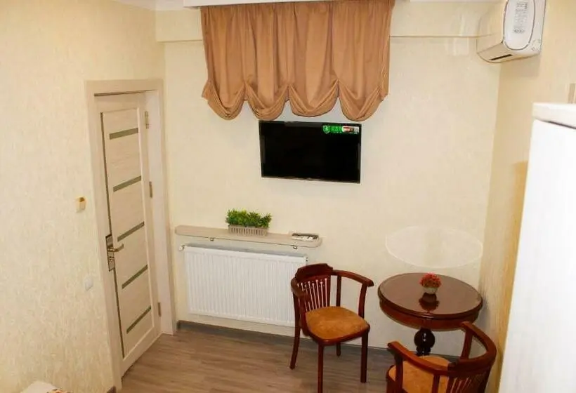 Habitación Estàndard Individual, Taht