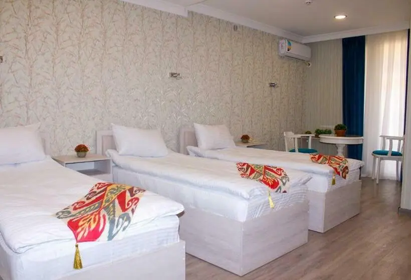 Habitació Triple Comfort, Taht