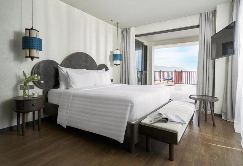 سوییت با چشمانداز دریا, The Secret Con Dao