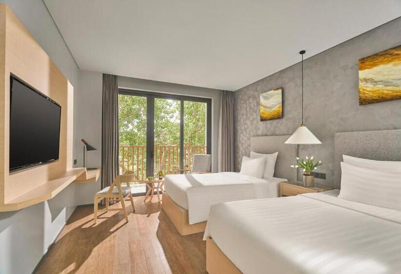 اتاق استاندارد با بالکن, The Secret Con Dao