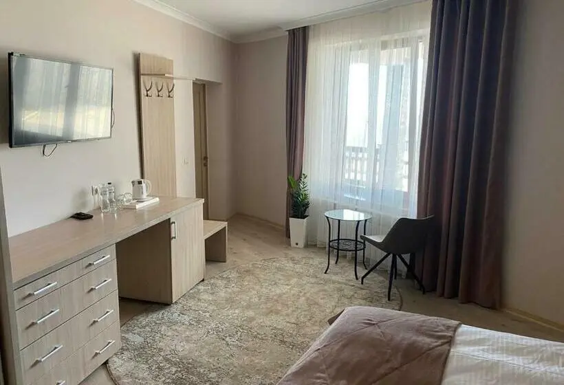 Deluxe Zimmer, Vershyna