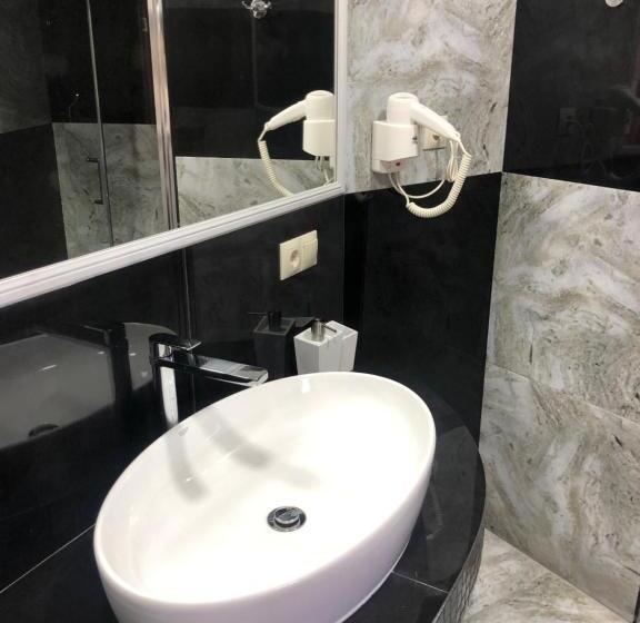 غرفة عائلية, Vershyna