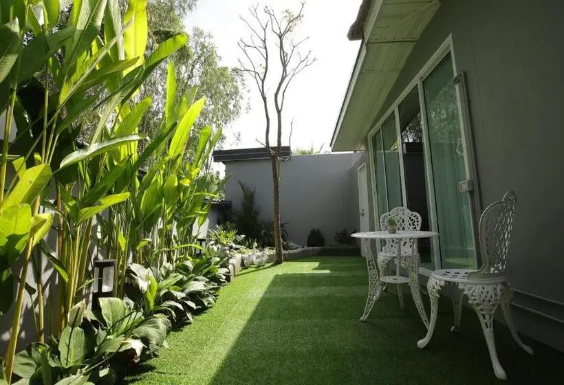 سوییت با چشمانداز باغ, Ioon Resort ไออุ่นรีสอร์ท